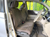 運転席シート廻りは使用感も少なく、良好な状態となっています。前オーナー様が丁寧に使っていたことがよくわかりますね。