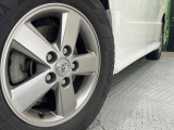 【アルミホイール】外観にマッチしたアルミホイールを装着しております。各種アルミホイールや、スタッドレスタイヤも取扱いしております。是非ご相談ください♪