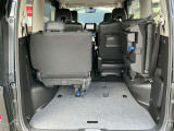 乗車人数や荷物の形状に合わせた色々な使い方ができます。後席シートを倒せば広々スペースが確保できます。