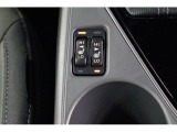 運転席・助手席にシートヒーターが装備されてます。