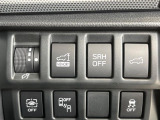 【パワーバックドア】スマートキーや運転席のボタンを押すだけでリアゲートが自動で開閉します!荷物を持っている時や、高い位置にあるバックドアを閉める際に便利な機能です♪