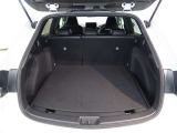 広々としたラゲージスペースを備えています。大きなものや長さのある荷物もしっかりと積み込めます。