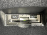 【ETC】有料道路を利用する際に料金所で停止することなく通過できる、ETC車載器(ノンストップ自動料金収受システム機器)が装備されています。セットアップを行うことで利用可能になります。