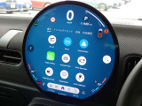 Apple CarPlayやAndroid Autoなど様々なアプリケーションがインストールされています!