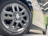 【純正15インチアルミホイール】外観にマッチした純正アルミホイールを装着しております。各種社外アルミホイールや、スタッドレスタイヤも取扱いしております。是非ご相談ください♪