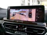 高画質の全周囲カメラが付いております。コーナーセンサーと併せてご利用いただくと駐車も楽々