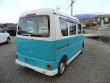 フレンチバス仕様のエブリィ入庫です!水色とホワイトのツートンカラーでオシャレに決まった1台!2名乗車、リアフルフラットに改装済み!キャンプやレジャーにも!
