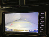 バックカメラが付いているので後方確認が非常にしやすいです。今や運転初心者も熟練者も必須装備!ついていて損はないですね♪