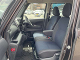 助手席は広く長時間お乗りになられていても疲れにくいです