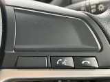 ハンズフリーで電話出来ます。ハンドルから手を放さずに通話出来、安全です。