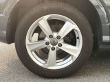 17インチ純正アルミホイール装備 全車両に標準装備の純正アルミホイールは、純正ならではのバランスの良いデザインと、走行安定性をお楽しみ頂けます。