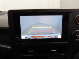 バックモニターを装備しています。車庫入れ時等に車両後方が確認出来るのでとても便利です。