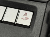 【TRACKモード】限界付近でのドライバーのコントロール領域を残しながら、スピン挙動の緩和をサポートするTRACKモードを採用。メーターもサーキット走行に特化した専用レイアウトを搭載。