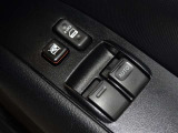 運転席と助手席のみパワーウィンドウを装備しています。