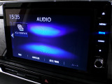 CD、DVD、Bluetooth、AM、FM、AUX、スマートフォン接続ができます。