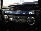 車内の温度管理に便利なオートエアコン☆