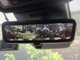 【デジタルインナーミラー】後席の大きな荷物や同乗者で後方が確認しづらい時でも安心!カメラが撮影した車両後方の映像をルームミラー内に表示。クリアな視界で状況の確認が可能です!