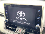 【9型メーカー純正ナビ】インテリアに溶け込むスタイリッシュな「専用設計」メーカーナビを装備♪視認性や操作性など基本性能にも優れ、より上質なカーライフをお楽しみいただけます。