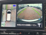 アラウンドビューモニターまるで車を真上から映したような映像で、前後左右の感覚が分かります♪車庫入れや駐車時に大活躍の機能です。