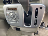 オートエアコンで温度を設定するだけで快適な車内環境を維持することができます!