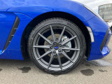 フロントタイヤ 215/40R18