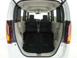 ◆リアシートを使用しない時はこの通り更に広々ラゲッジスペースの出来上がりです、たくさんの荷物が積み込み可能です!