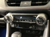 ダイヤル式のオートエアコンですので、カンタン操作で常に車内を快適な温度にします