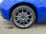 リアタイヤ 215/40R18