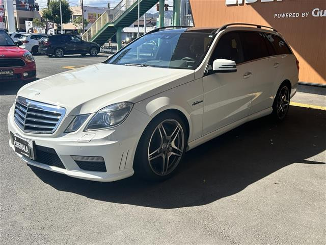 EクラスワゴンAMG E63本革シート サンルーフ