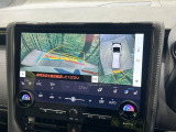 【パノラミックビューモニター】専用のカメラにより、上から見下ろしたような視点で360度クルマの周囲を確認することができます☆死角部分も確認しやすく、狭い場所での切り返しや駐車もスムーズに行えます。
