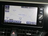 【7インチ純正ナビ】純正ナビを装備。タッチパネル式で使いやすく、詳細地図により目的地をピンポイントで設定できます。初めての道でも迷いにくく、ロングドライブも快適ですよ♪