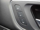 運転席メモリー機能付きシートになります。2人分まで登録ができます。