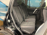 後部座席も気になるようなキズ・汚れやへたり等、大きなダメージはなく、良好な状態です。