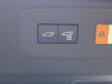 【パワーバックドア】スマートキーや運転席のボタンを押すだけでリアゲートが自動で開閉します!荷物を持っている時や、高い位置にあるバックドアを閉める際に便利な機能です♪