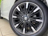 【純正15インチアルミホイール】外観にマッチした純正アルミホイールを装着しております。各種社外アルミホイールや、スタッドレスタイヤも取扱いしております。是非ご相談ください♪