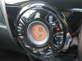 オートエアコンで車内はいつでも快適です♪
