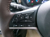 ステアリングスイッチ付きです♪ハンドルから手を放さずにオーディオ操作やメーターディスプレイ操作ができるので、安全です!