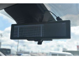 スマートルームミラーで後ろの景色もモニター表示♪車内が荷物でいっぱいでも見られますので便利ですね