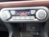 フルオートエアコンで車内はいつも快適です♪
