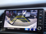 バック駐車が苦手な方や、初めてのお車で不安な方でも後方をナビ画面に映してくれるので、ラクラク停められます。