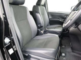 運転席・助手席です!一部合皮とモケットシートで乗り心地の良いシートとなっております!