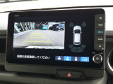 ●便利な装備『リアカメラ』 バックする際に後方映像をナビ画面で確認できますので、車庫入れが苦手な方も安心できますね♪♪ 写真をご覧ください。後方の映像がハッキリ確認できます