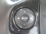 【 ステアリングスイッチ 】手元のスイッチで音量や選曲、ソース切り替えといった操作が可能です!!わざわざナビを操作しなくても良いので非常に便利な機能です!