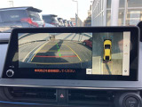 【全周囲モニター】フロント+サイド+バックにカメラが装着されています。車庫入れが苦手な方もこれがあれば安心ですね。