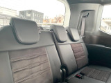 3列目シートはもちろん状態良好☆大人でもゆったりと座って頂けますので、大人数でのお出かけもラクラクです♪ご家族で、気の知れた仲間で、ドライブに行くのが楽しみですね♪
