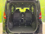 後席を格納すると、これだけの広さが!シーンに合わせたシートアレンジで、大きな荷物も積むことが出来ます♪