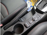 【車屋】として、長く車業界に従事した経験豊富なスタッフが多数在籍しております。