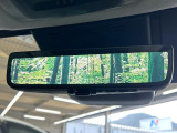 【デジタルインナーミラー】後席の大きな荷物や同乗者で後方が確認しづらい時でも安心!カメラが撮影した車両後方の映像をルームミラー内に表示。クリアな視界で状況の確認が可能です!