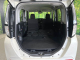 普段のお買い物や通勤、送迎等に十分な荷室スペースを確保しております。セカンドシートを倒すと、大きな荷物の積載も可能です♪