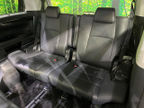 3列目シートはもちろん状態良好☆大人でもゆったりと座って頂けますので、大人数でのお出かけもラクラクです♪ご家族で、気の知れた仲間で、ドライブに行くのが楽しみですね♪